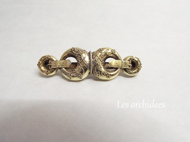 victorian buckle design brooch