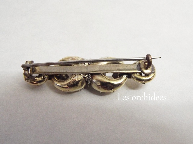 victorian buckle design brooch